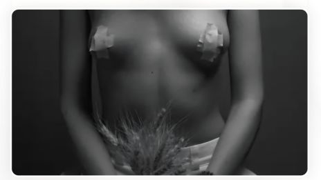 Han satte på henne, pä festen.